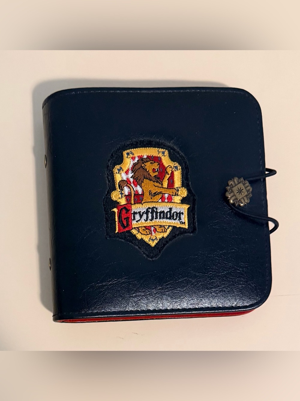 Vintage Harry Potter Gryffindor Faux Leather 12 CD/DVD Case Wallet (Year 2000)